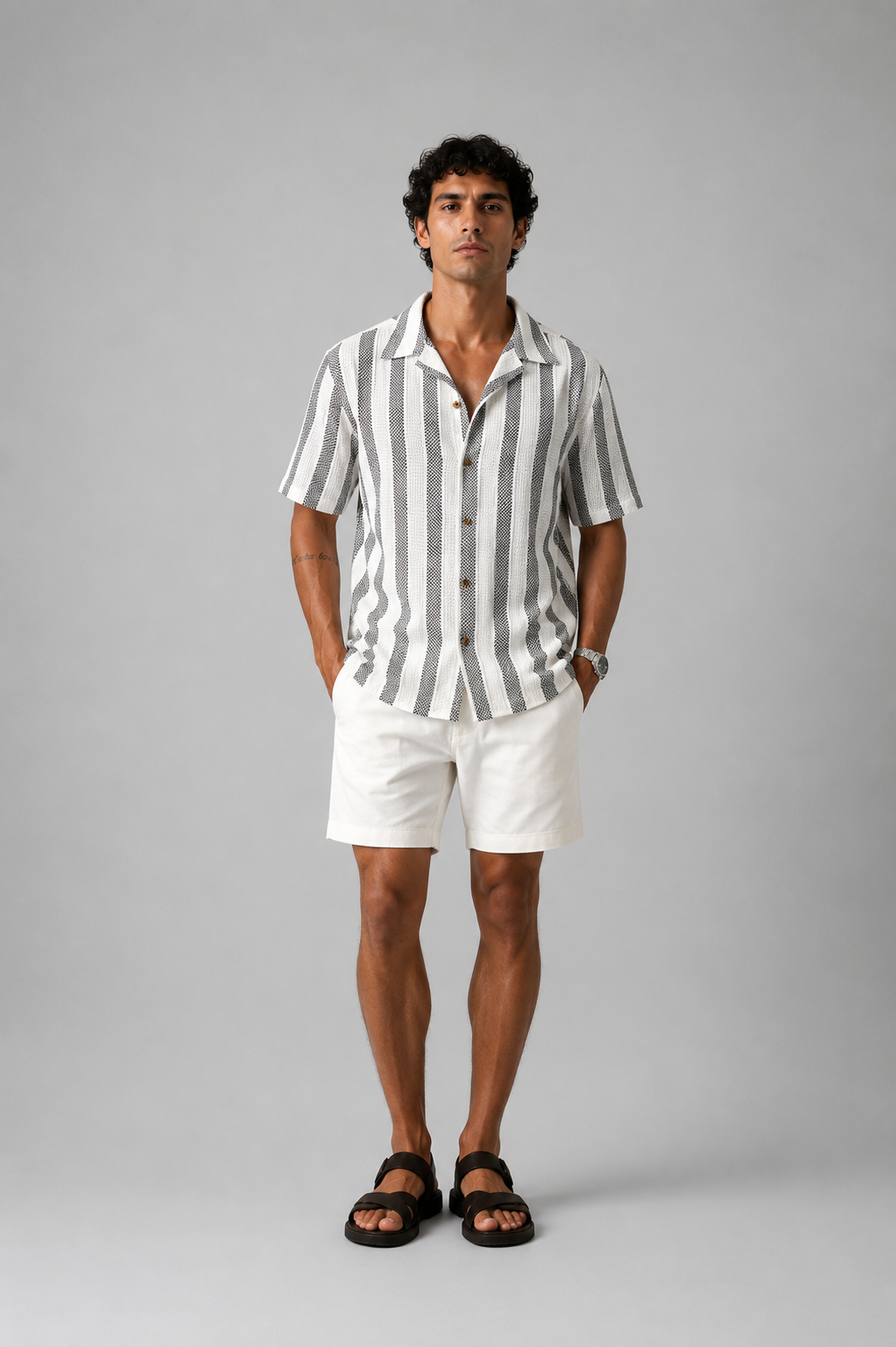 Camisa Resort Listrada Off White e Preta