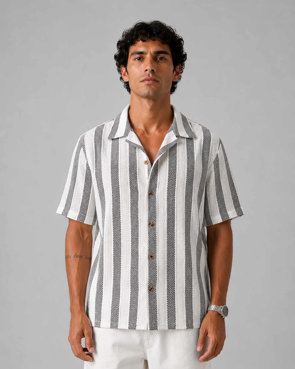 Camisa Resort Listrada Off White e Preta